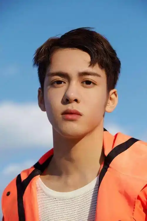 2020搜狐时尚盛典年度时尚影响力男明星提名:曾舜晞