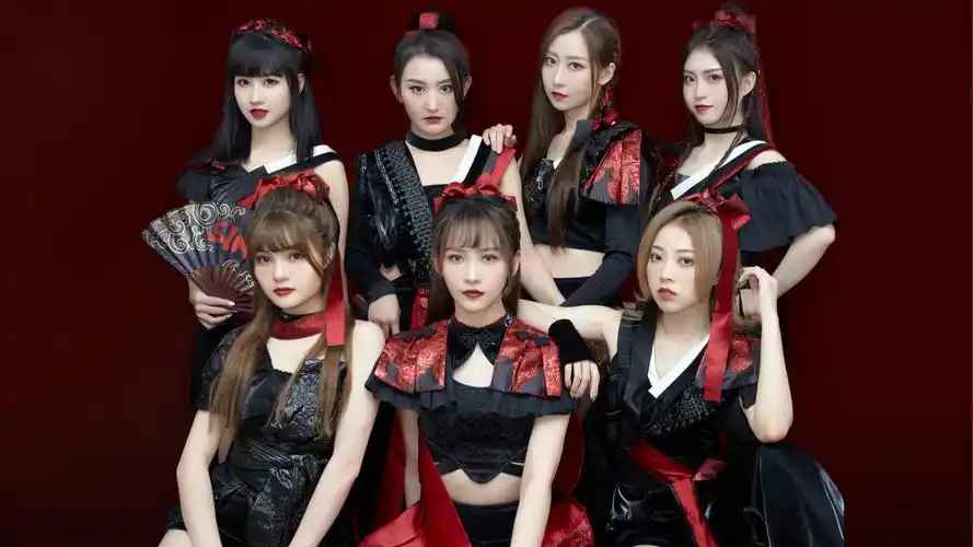 sing女团寄明月炸裂江苏跨年夜扇子齐舞掀电子国风热潮