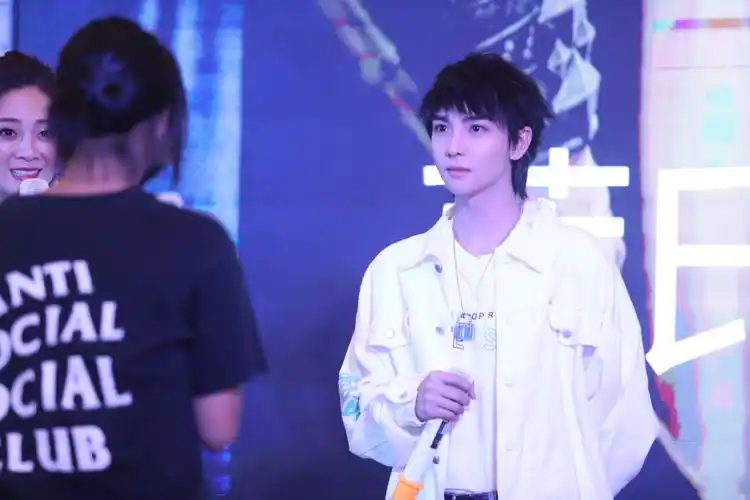 郑繁星陈情令见面会成游戏黑洞被绕口令劝退大叫崩溃