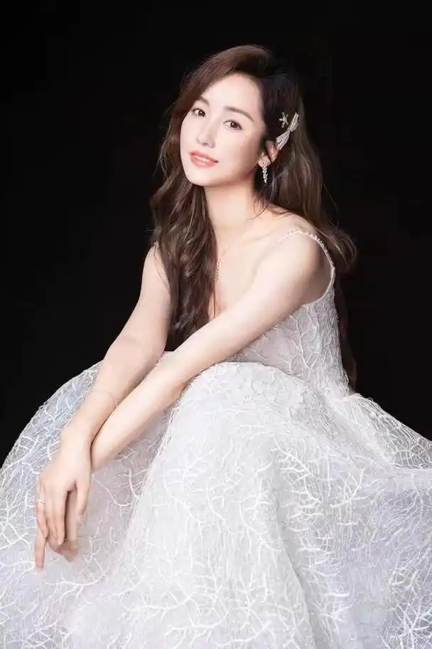 超凡脱俗演员吕一