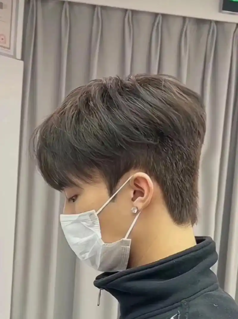 男士微分碎盖-健康发质.#男生烫发发型推荐 #同城美发店推荐 - 抖音