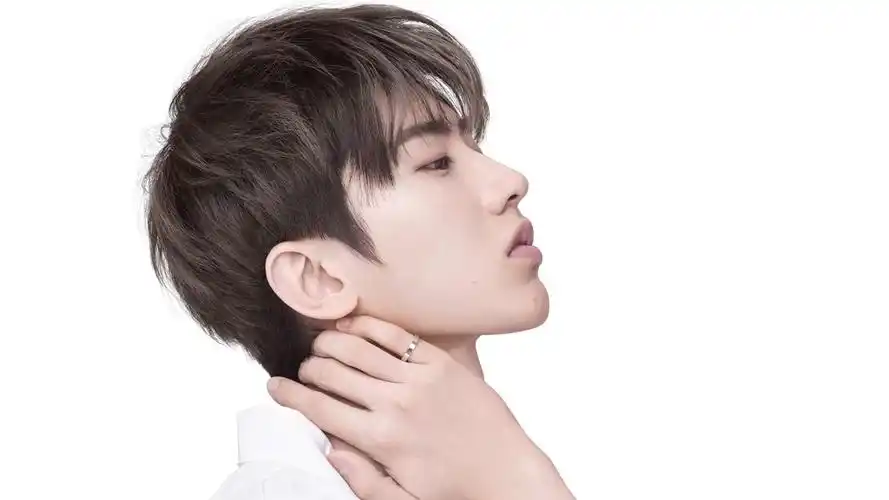 蔡徐坤帅气海报高清图片壁纸,**明星,高清,明星,歌手,蔡徐坤,nine