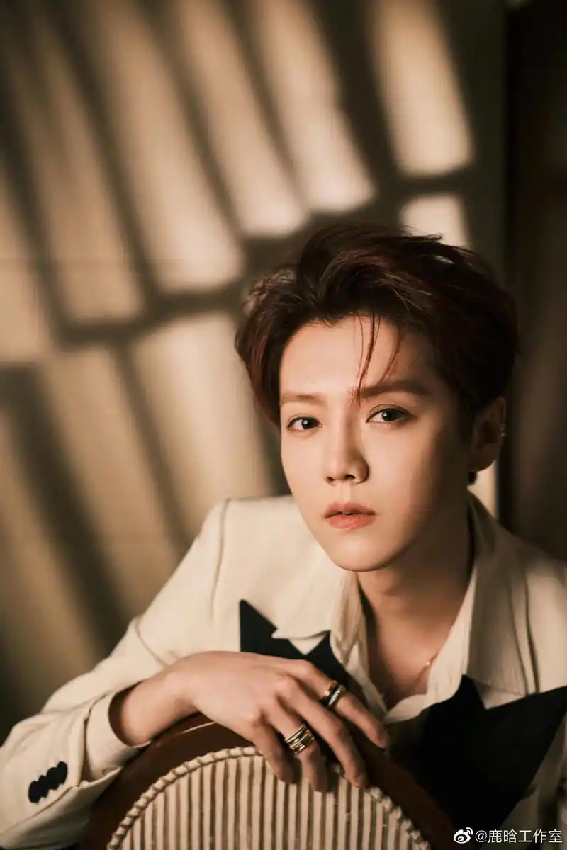 鹿晗 帅气迷人