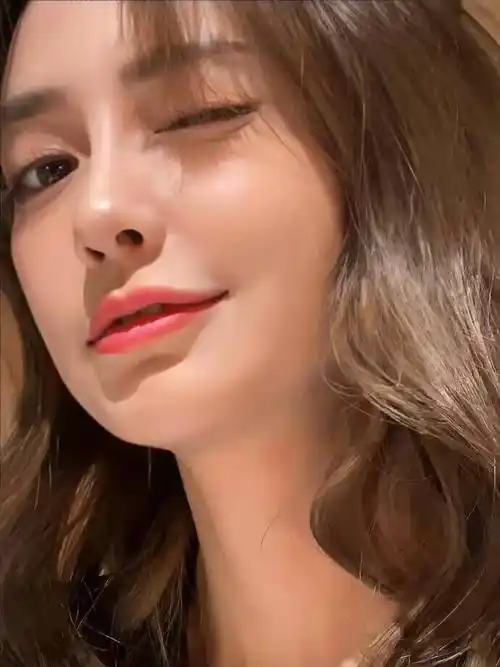 看了杨颖的怼脸照,我终于理解她为什么能被当成"整容模板"了_皮相