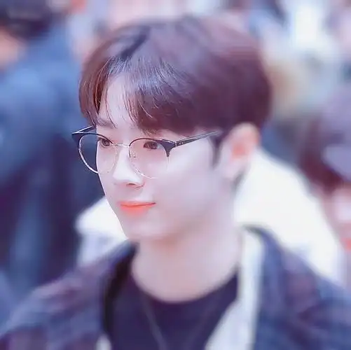 自截韩国男爱豆男头赖冠霖