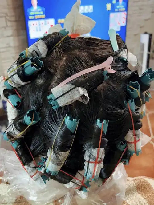 第一次买药水在家尝试烫发93感谢妈妈滴信任7315怕伤头发买的