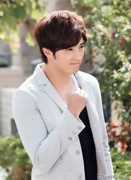 贺军翔婚后买了4套房!直言房贷压力非常大,远没表面那么光鲜