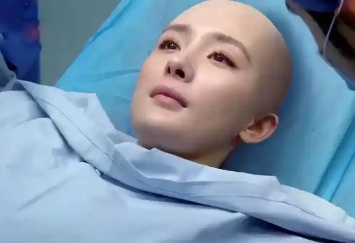 同样是光头造型,陈冲宁静惊艳,孙菲菲殷桃吓人,杨幂太敷衍