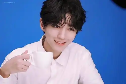 王俊凯笑起来太让人喜欢了