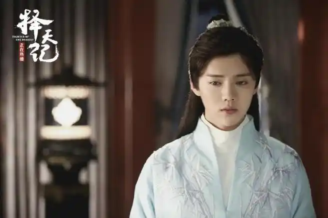 鹿晗新中式造型#梦回陈长生,看到今天的新造型,一袭白衣公子陌如玉.