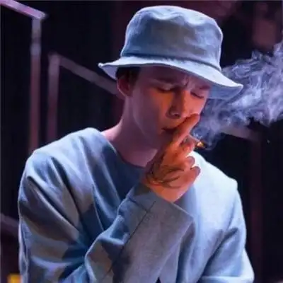 男生吸烟头像伤感图片