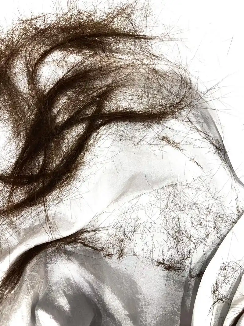 今天剪掉了30公分多的头发 就那么一瞬间 没有心理准备的 失 - 抖音