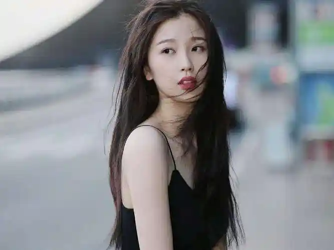 虞书欣工作室引争议,关注虞书欣蔡徐坤的cp粉,俩人般配吗?