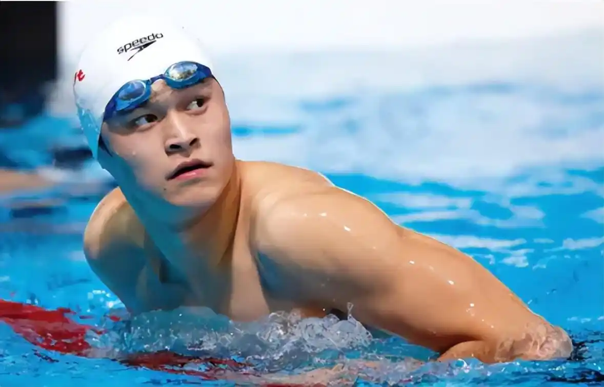 游泳冠军孙杨事件最新消息(孙杨世界纪录被认证,人民日报和央视却选择