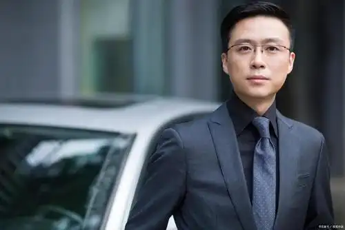 为什么小女生容易爱上成熟男人?