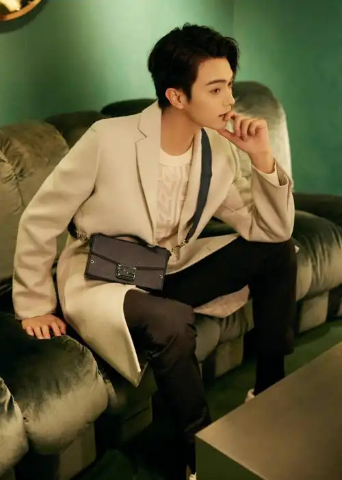 许凯fendi最新拍摄