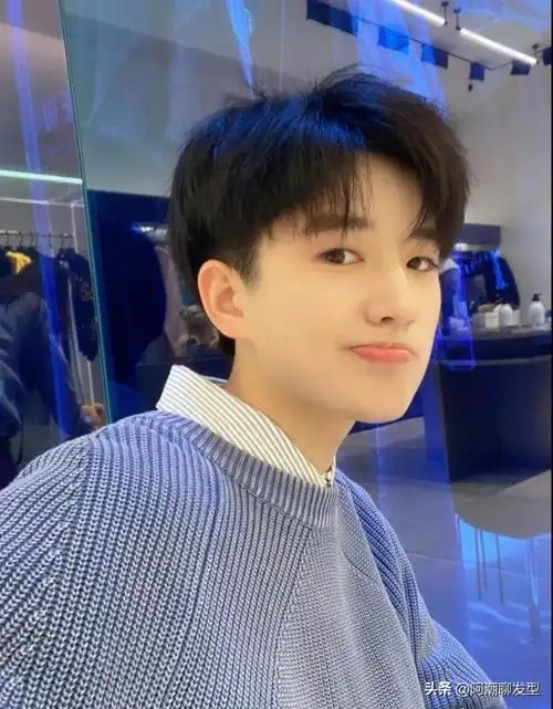 刘海发型男元旦男生可以试试这3款超好看的刘海发型