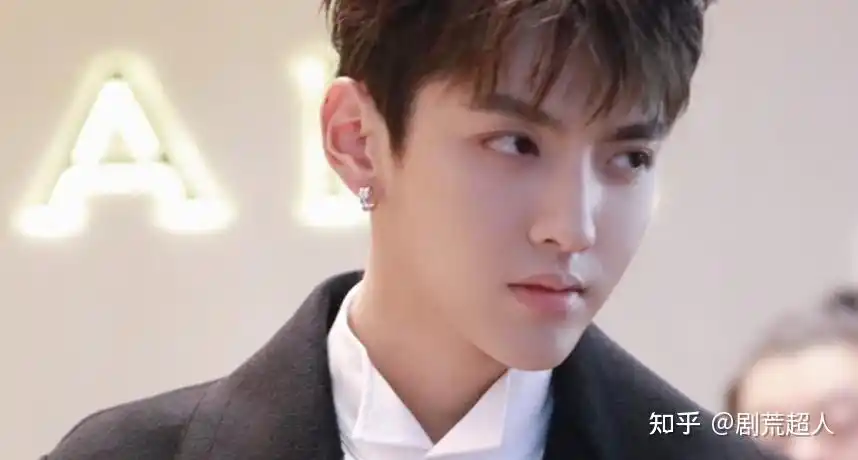 吴亦凡坐牢不得安宁!仍遭代言品牌追杀1300万公司资产惨被冻结