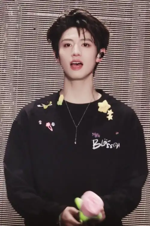 朱志鑫[超话]#    可爱 93@tf家族-朱志鑫    #朱志鑫 发财发福