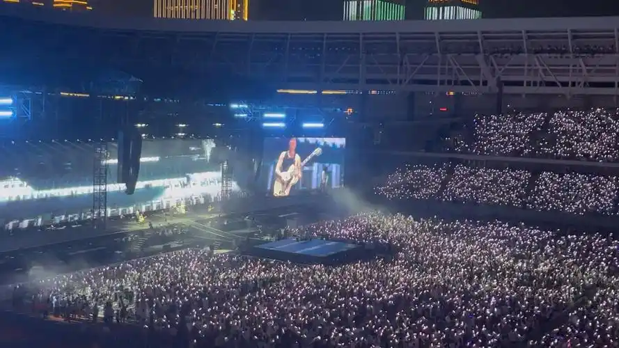 五月天演唱会 武汉站,万人蹦迪现场,顶级场控真的绝了!