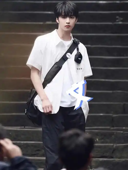 刘耀文一起等雨停  比较喜欢的几张照片!求图私啦!谢谢