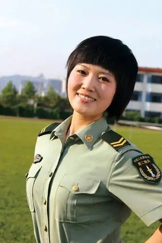 解放军生活杂志评选魅力女兵(组图)