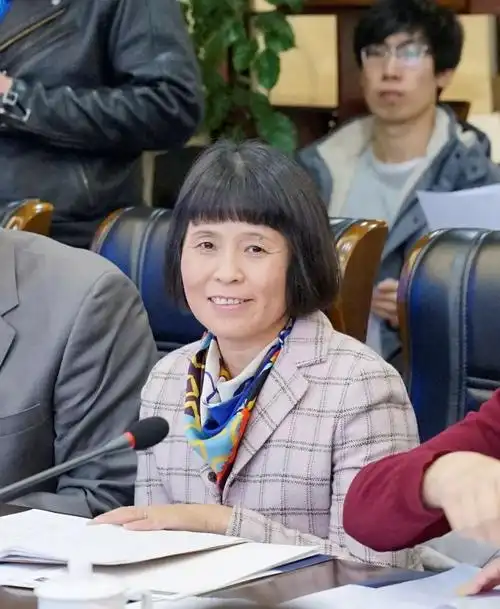 中国社科院美国研究所研究员,《美国研究》期刊编辑部副主任 魏红霞我