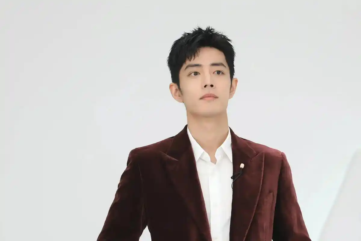 肖战红丝绒西装造型绅士英俊