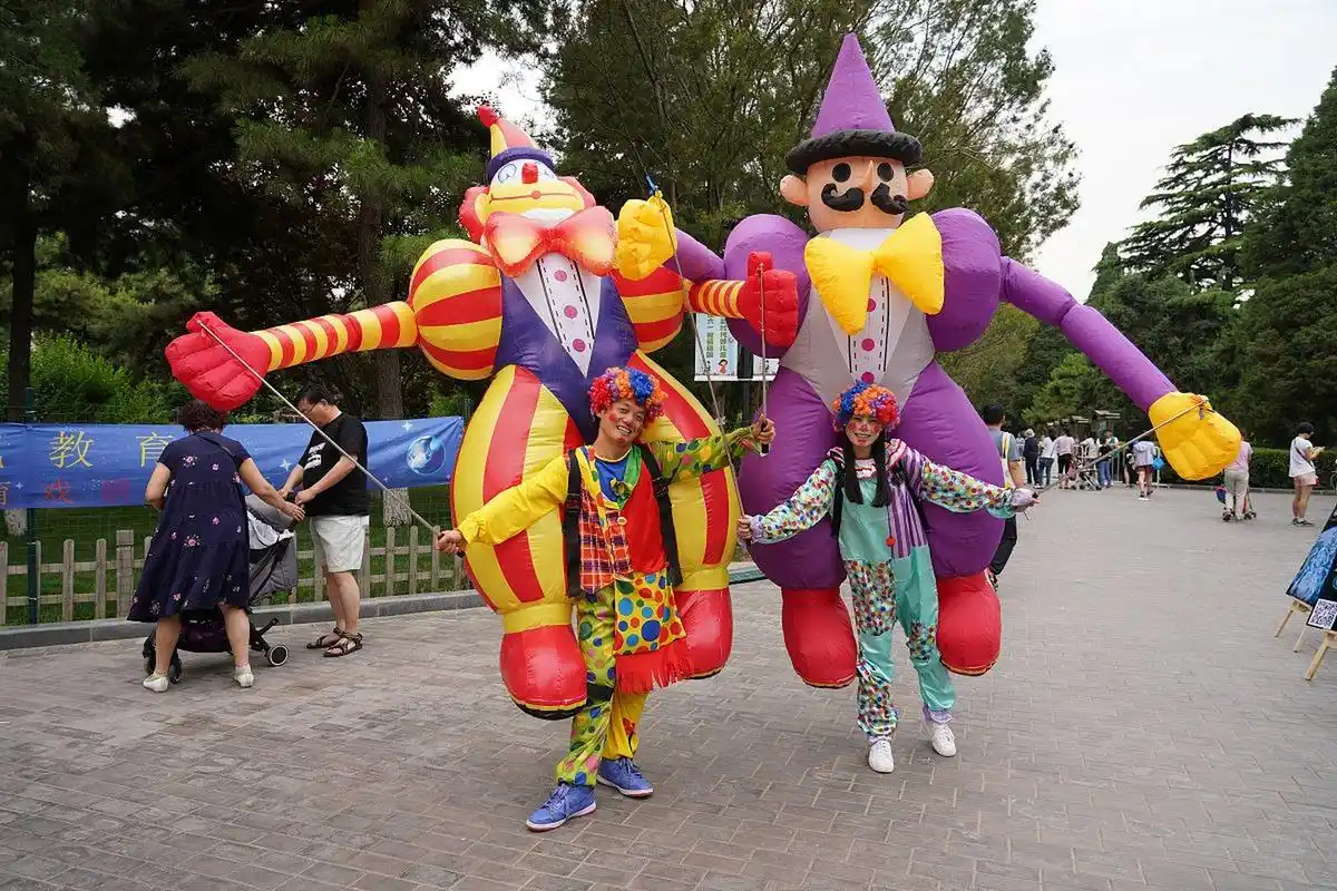 北京小丑表演130x5653x0582商场小丑引流,生日小丑,气模小丑巡游 今天