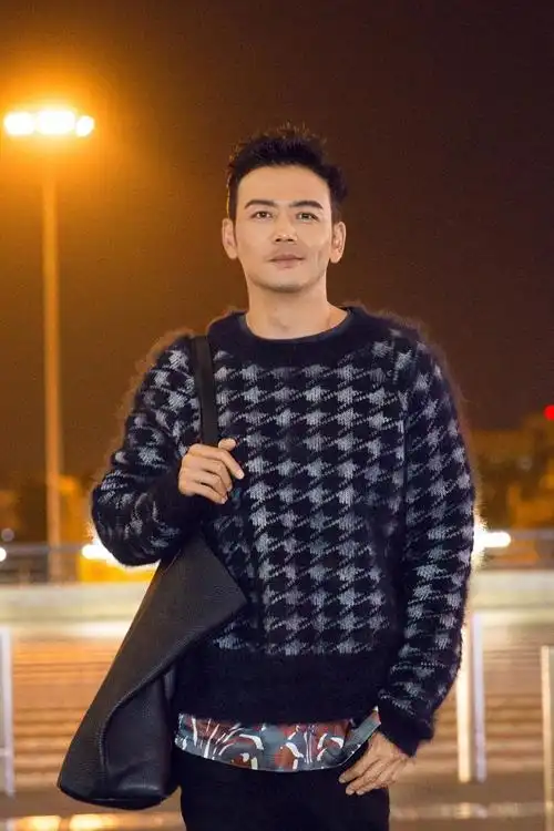 杨烁老婆干什么的(杨烁老婆身份被曝光后,原来是熟悉的童年女神,难怪