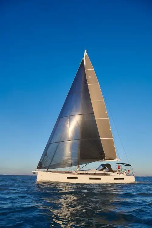 亚诺jeanneau60单体帆船