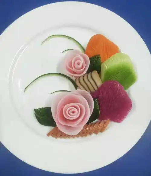 姜定老师指导获得冷拼雕刻二等奖作品