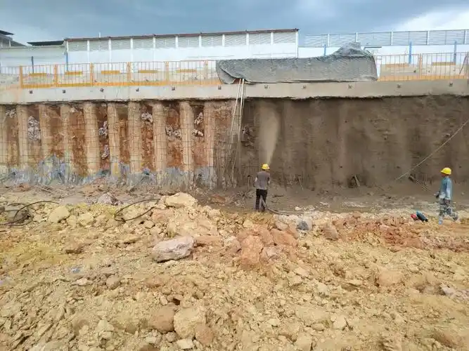 图二基坑支护混泥土喷锚