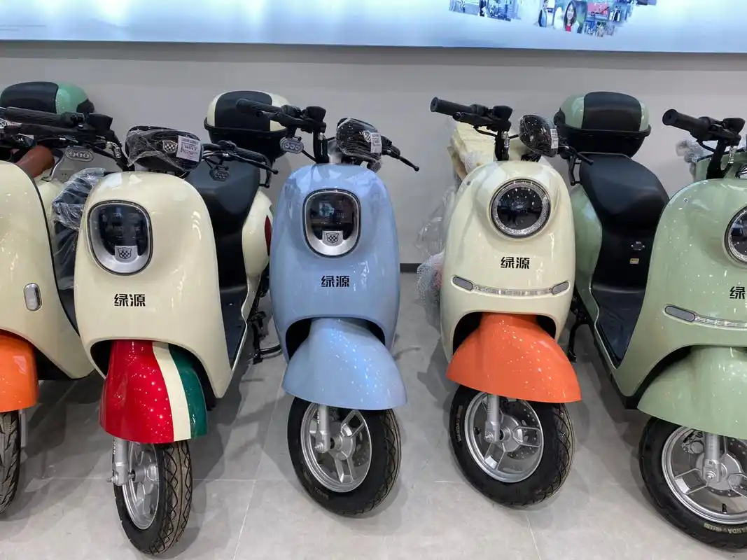 绿源电动车 绿源zcl的一代和二代有啥区别?在线等