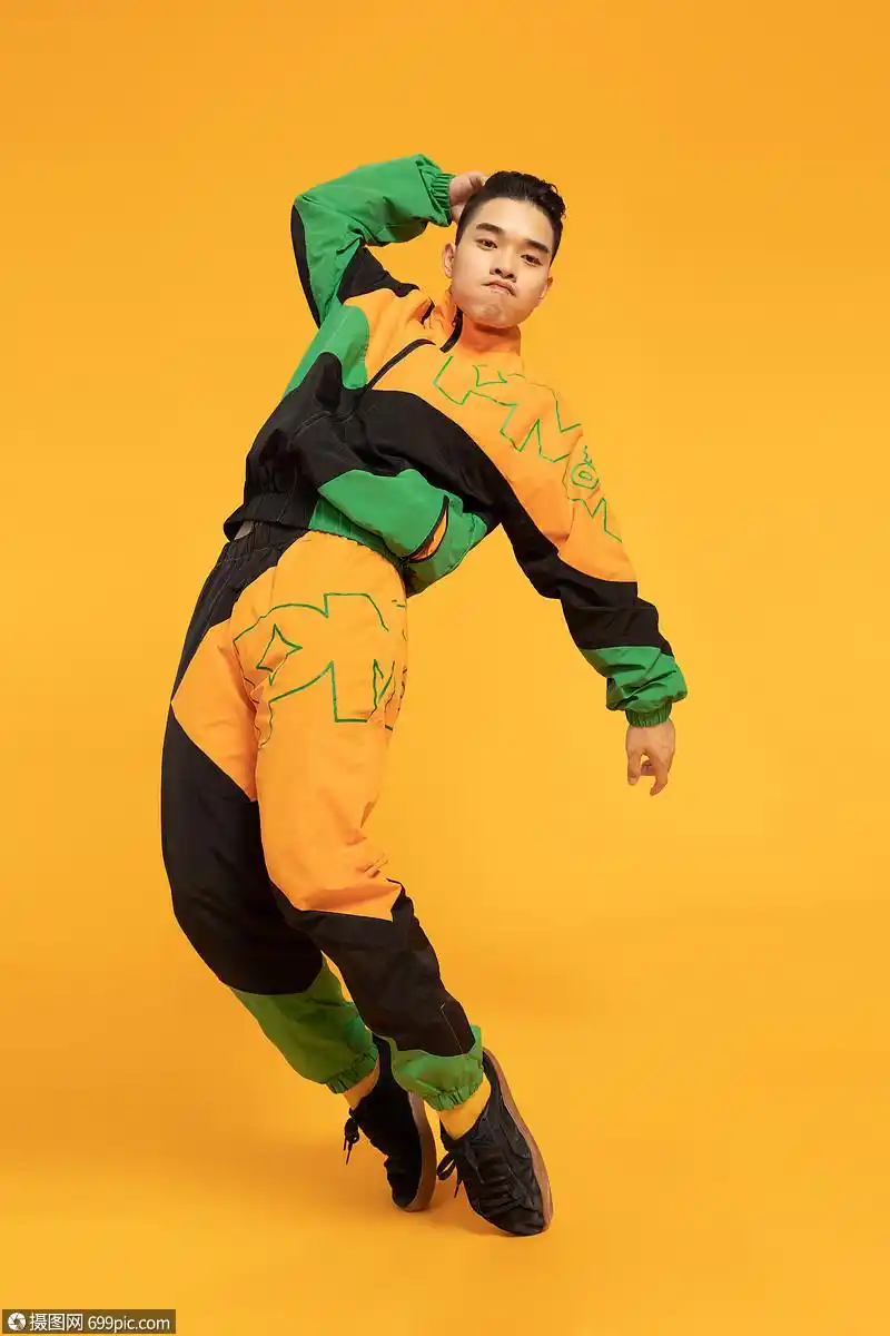 色彩街舞男生酷帅动作