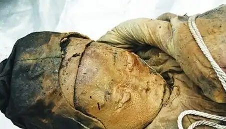 古棺开棺瞬间百年女尸不腐