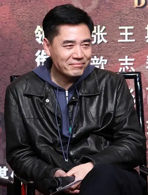 回顾国家一级演员陈宝国因一句话惹麻烦如今怎么样了