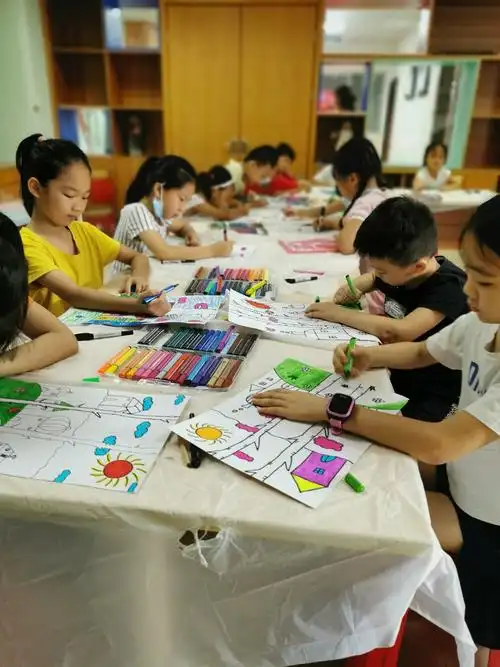 "弘扬传统文化,暑期青少年绘画"培训活动