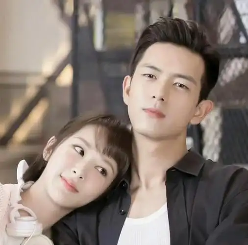 杨紫:在娱乐圈中引发热议的恋情和友情杨紫是一位备受关注的明星,她的