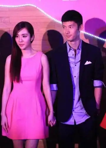 王晓晨跟谁都有cp感,难怪被误会成胡歌女友,杨洋这迷之cp咋回事