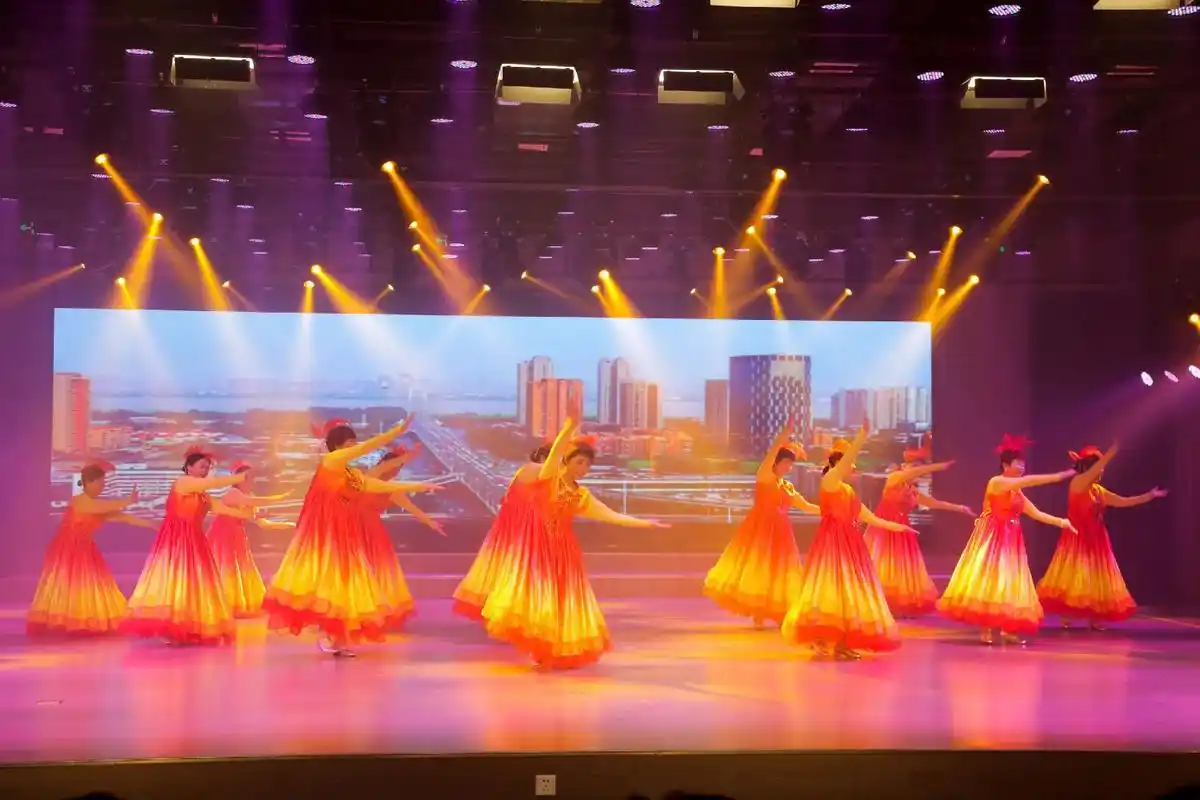 丰城百姓大舞台部分图,送给你清凉一夏,心想事成,知足常乐! - 抖音