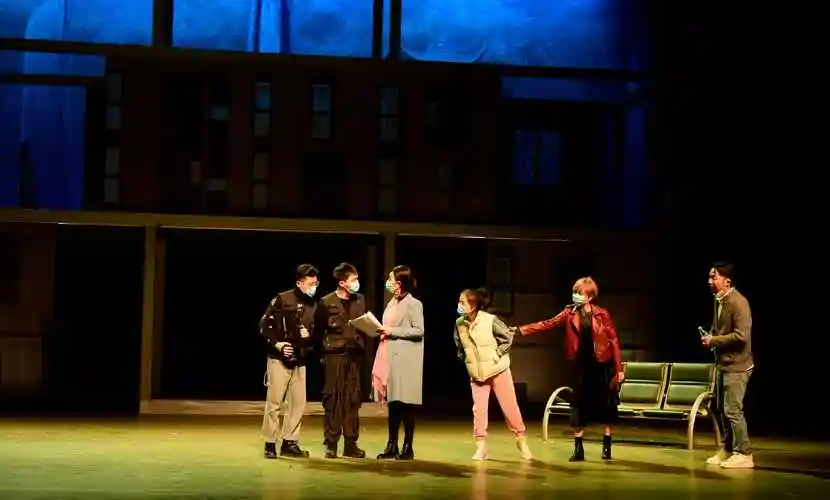 话剧《樱花再开时》联排剧照