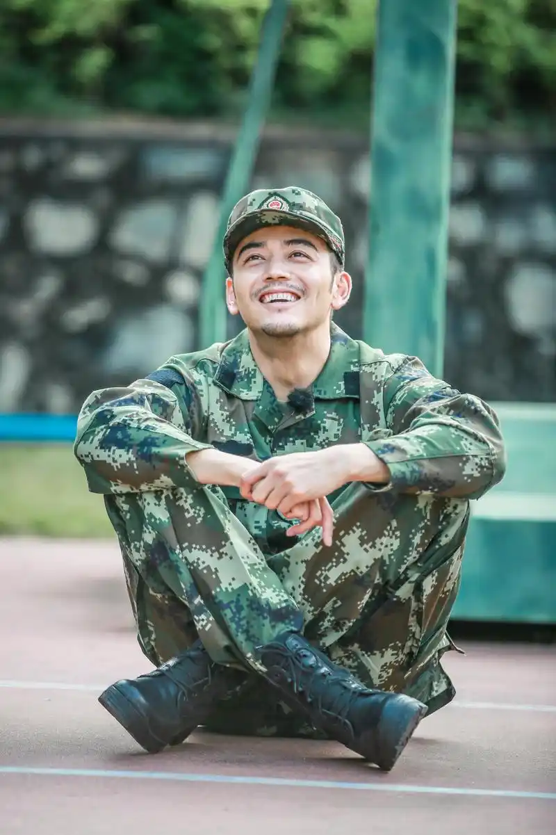 杨烁奇兵神犬剧照图片