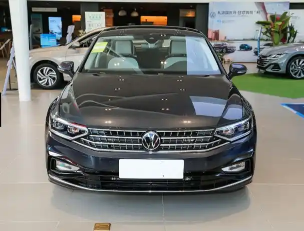 2023款大众迈腾330tsi豪华型:2.0t 双离合爆186马力,上路超21万(迈腾