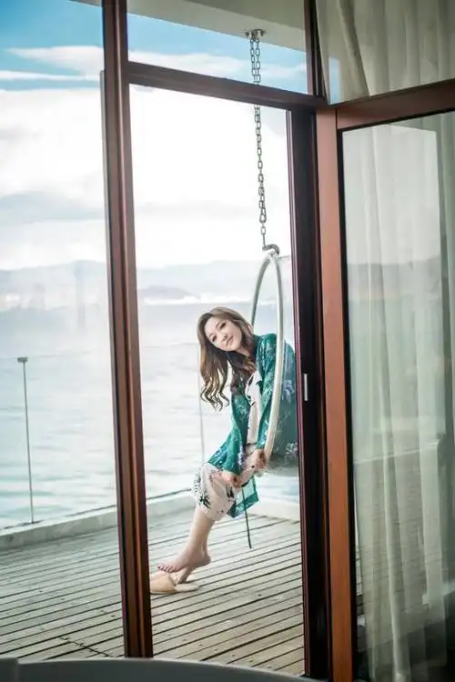 金美儿全新单曲发行在即 清新甜美写真抢先曝光