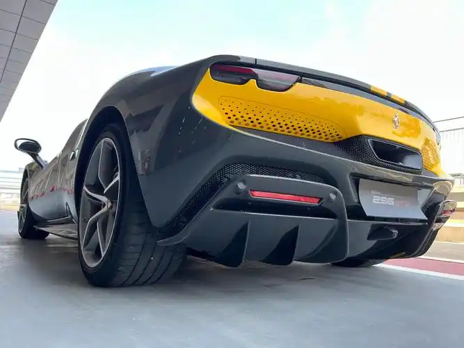 ferrari#法拉利##296 gtb# 驯马的一天,830匹"马"力,不知道