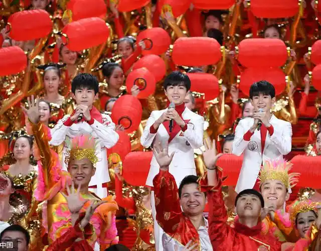 2017央视鸡年春晚现场