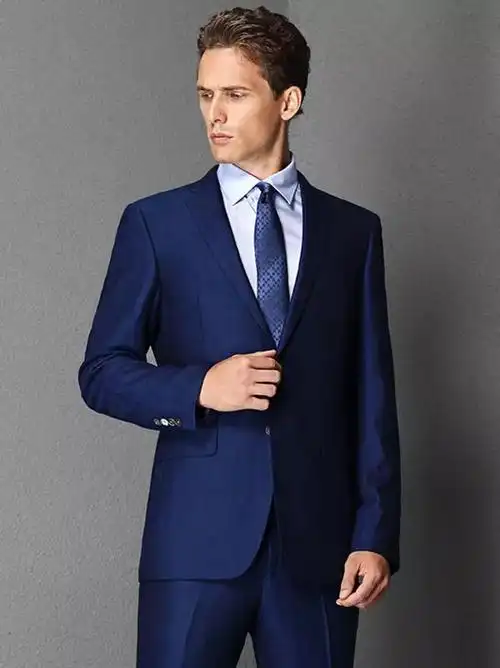 皇家蓝是一种潇洒的态度 谁说绅士只穿黑西装