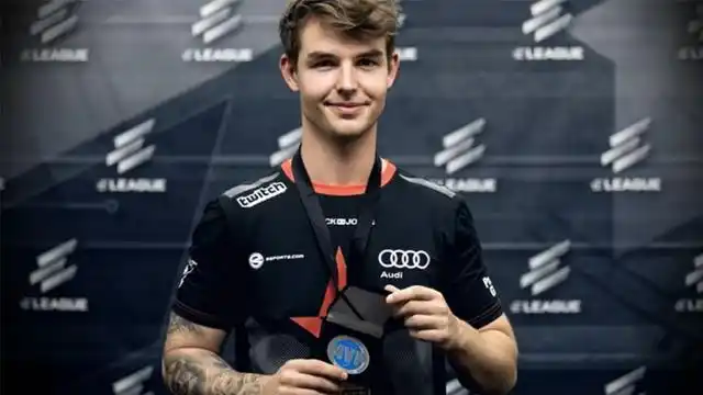 csgo:阿汤哥因身体原因无法上场,phzy持续担任主狙