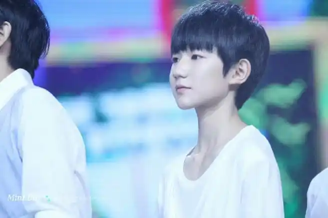 王源客厅狂欢巡演